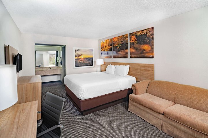 Room 21 of 42