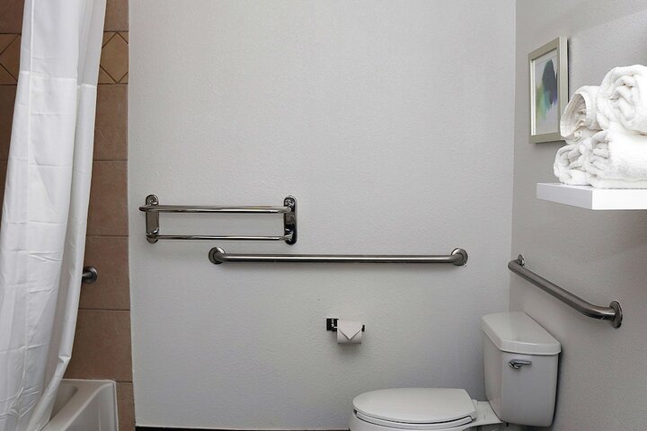 Room 9 of 31