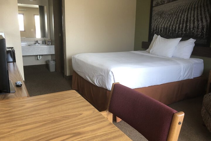 Room 15 of 33
