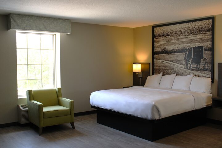 Boarders Inn & Suites