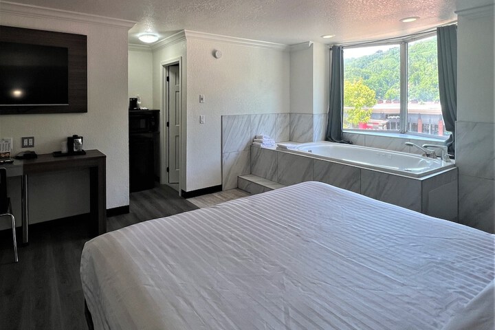 Room 20 of 33