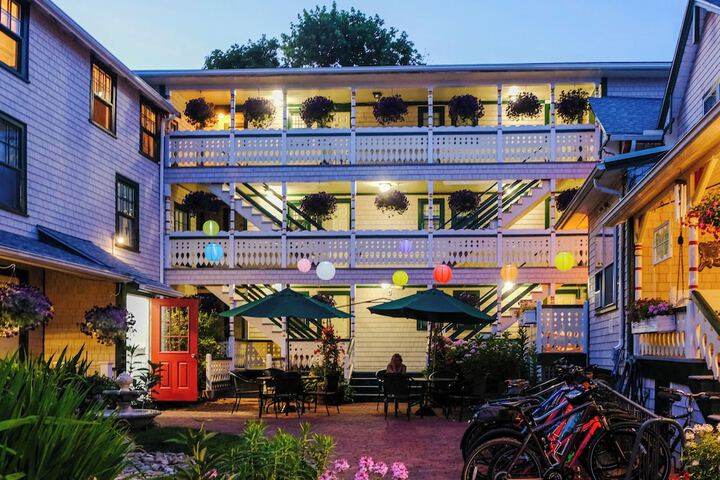 Hotel 7 of 65