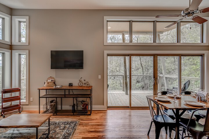 Pilot Cove Forest Lodging