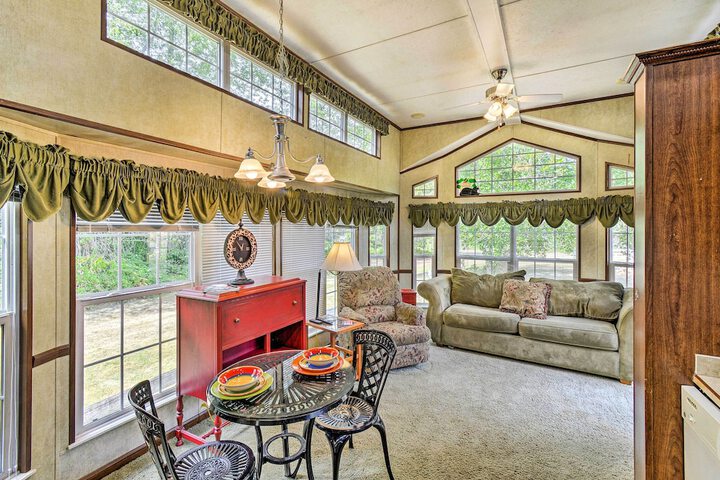 Cozy Gig Harbor Cottage 2 Mi to Case Inlet!