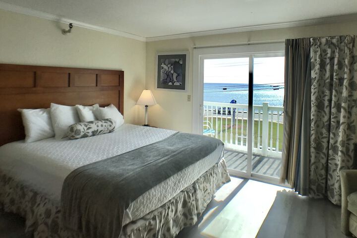Room 16 of 33