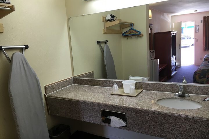 Room 4 of 34