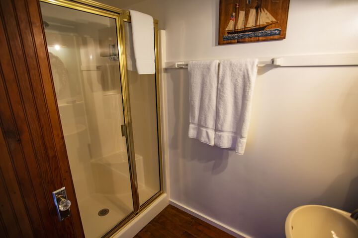 Room 25 of 83