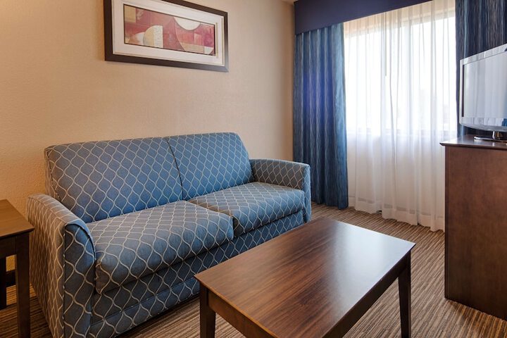 Room 28 of 60