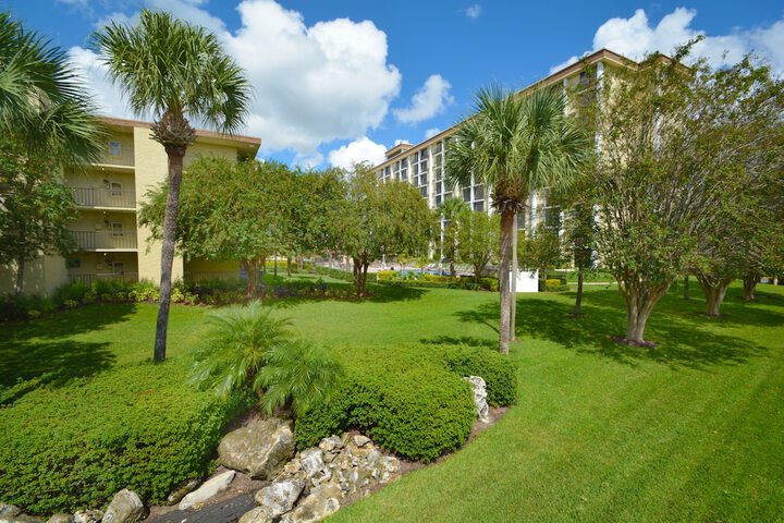 Hotel Exterior 59 of 59
