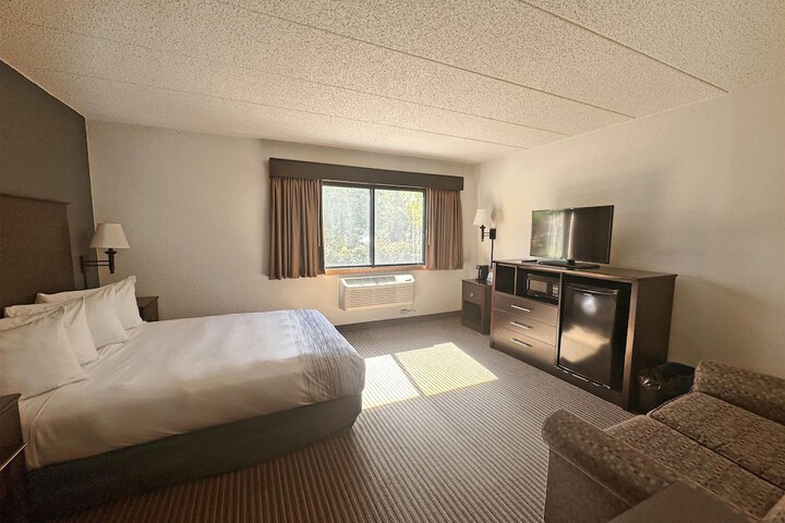 AmericInn by Wyndham Menominee