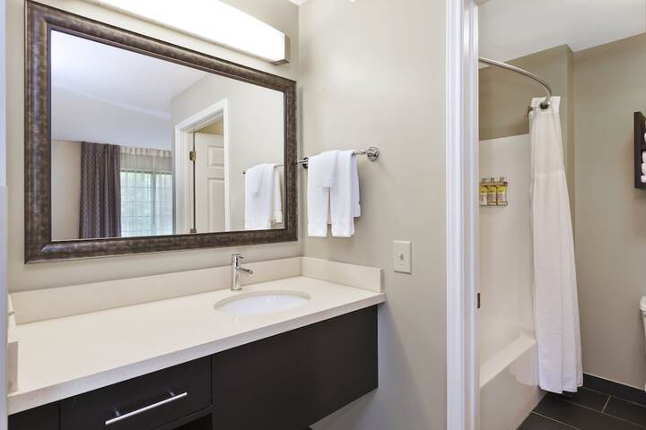 Staybridge Suites Detroit-Utica by IHG