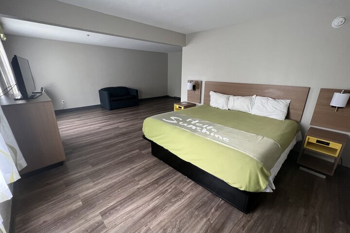 Room 25 of 43