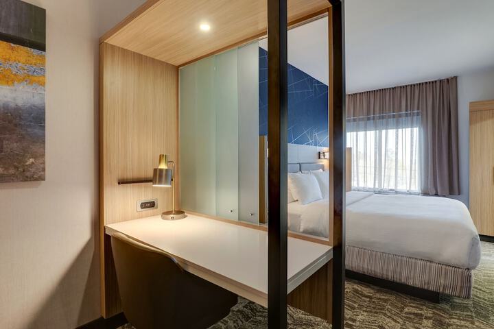 Room 22 of 60