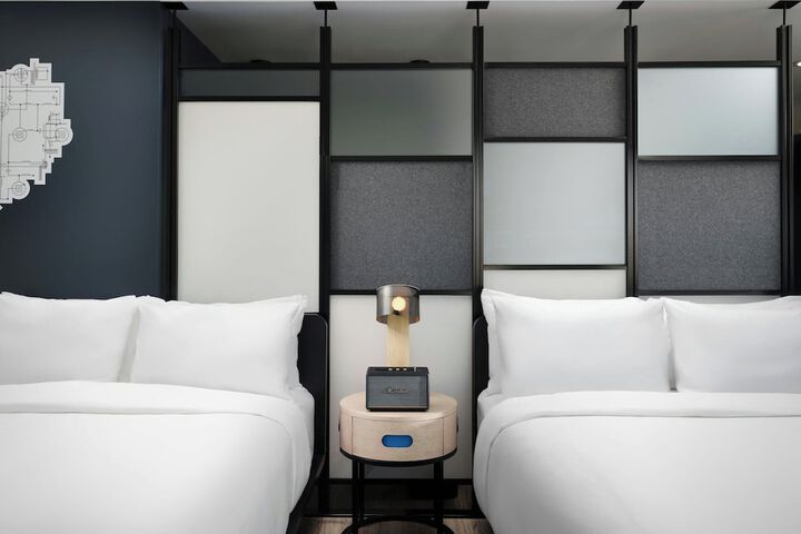 Room 15 of 25