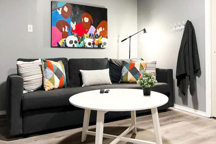 Spacious 3 Bedroom with 7 beds plus Sleeps up to 10