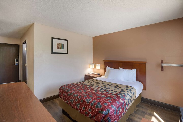 Room 16 of 29