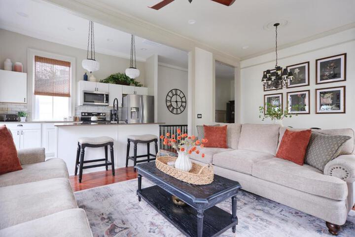 111 Waldburg street Beautifully Renovated Historic 5 bedroom 5 bath