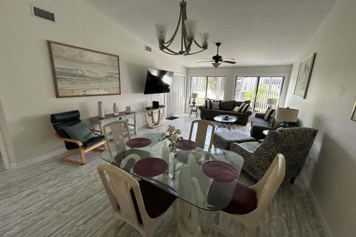 LUX VILLAs on beautiful Palmer Ranch