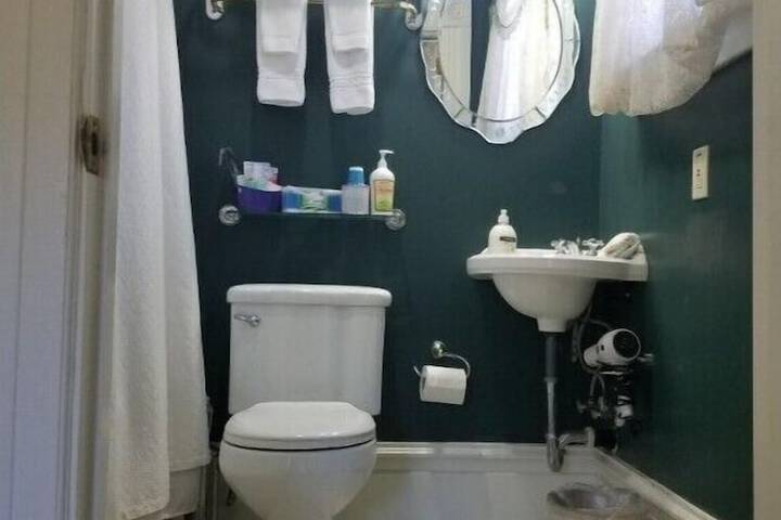 Room 13 of 50
