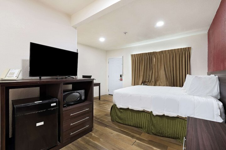 Room 14 of 30