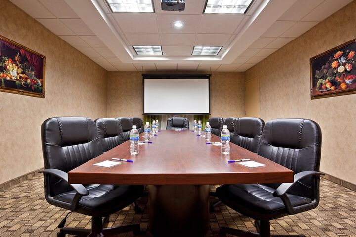 Holiday Inn Express Hotel & Suites in North East (Erie) by IHG