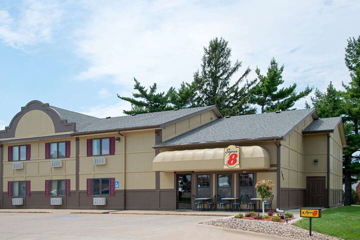 Hotel 2 of 25