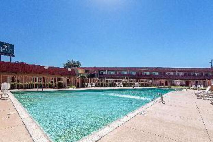 Pool 6 of 23