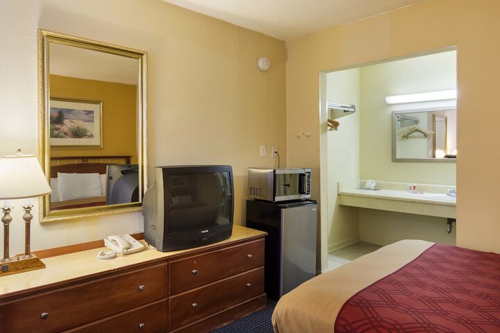 Room 14 of 23