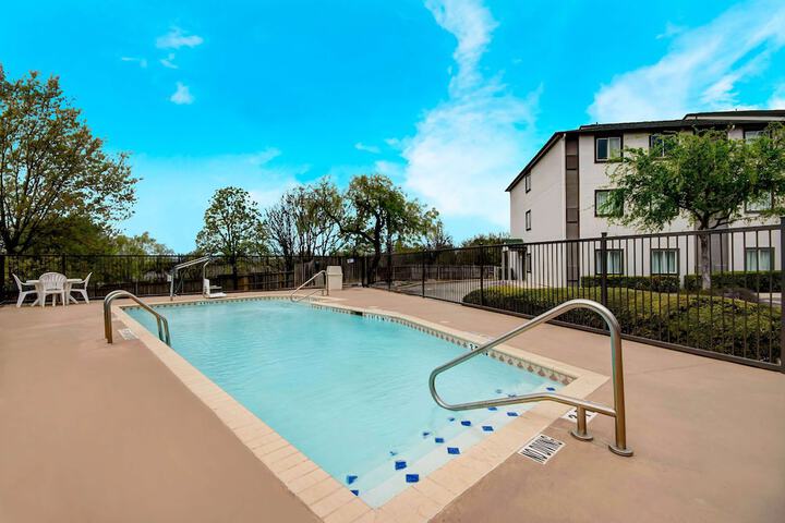 Pool 11 of 58