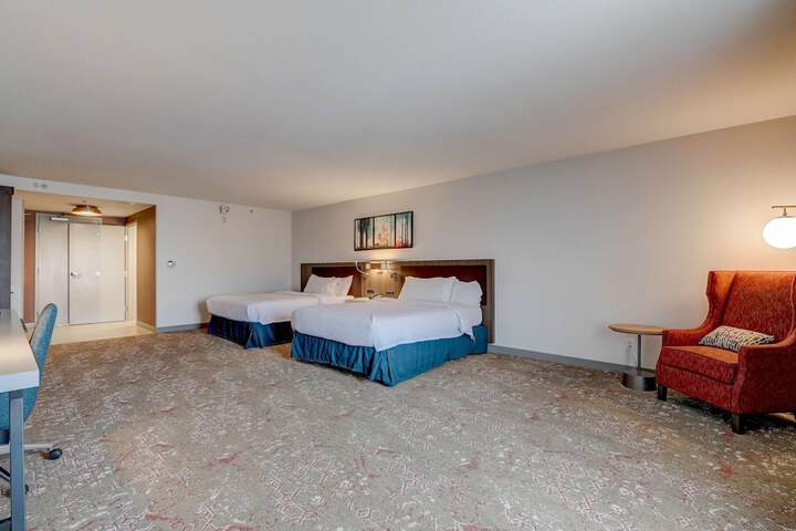 Room 28 of 73