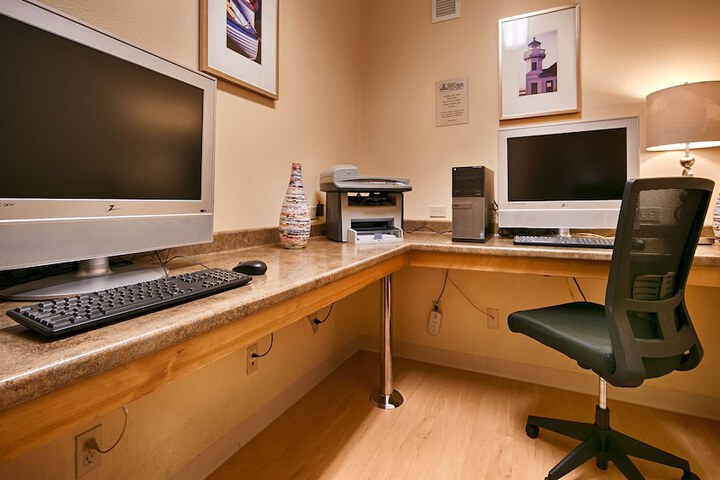 Executive Residency by Best Western Navigator Inn & Suites