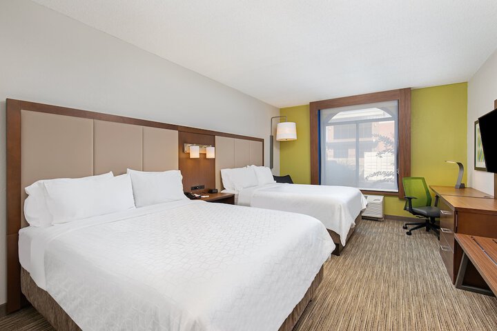 Room 32 of 81