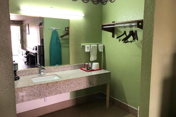 Lone Star Inn