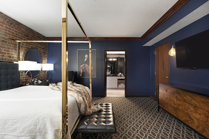 Des Lux Hotel