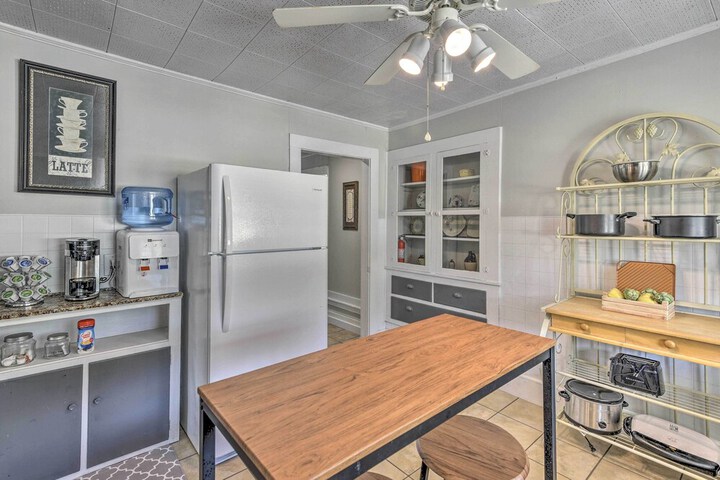 Crescent City Apartment w / Easy Lake Access!
