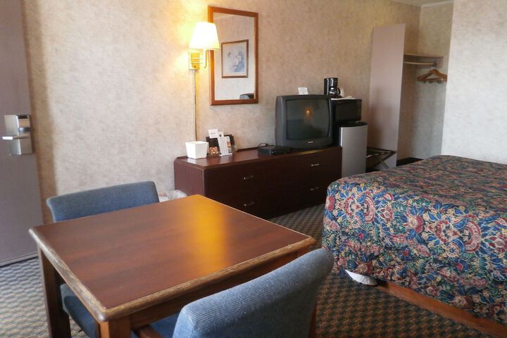 Richmond Inn & Suites