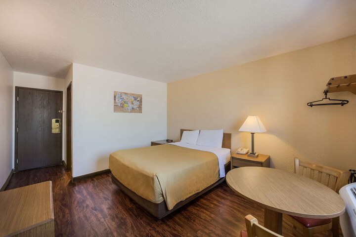Room 20 of 32