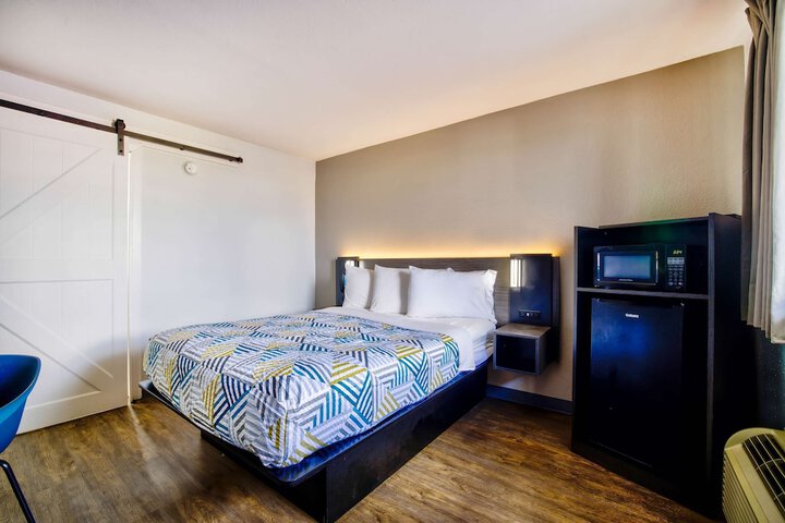 Room 21 of 26
