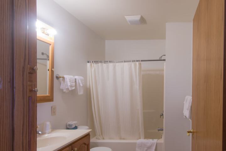 Room 7 of 16