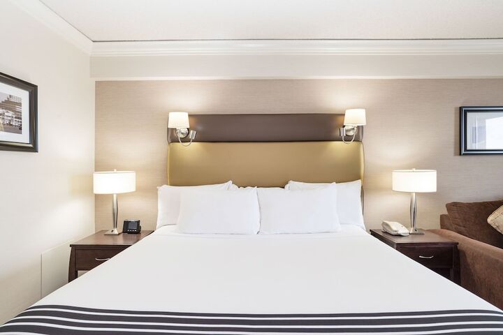 Room 27 of 46
