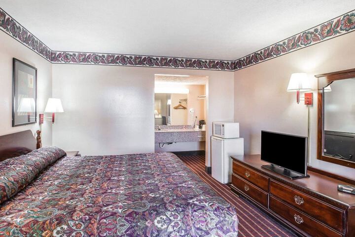 Room 16 of 29
