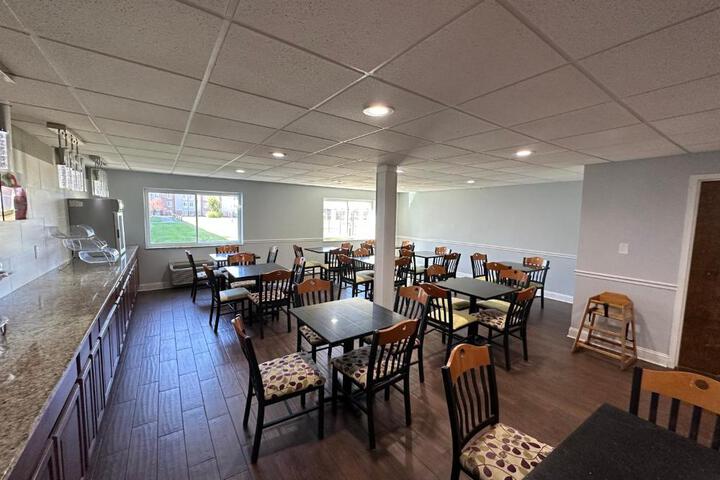 I65 studio suites