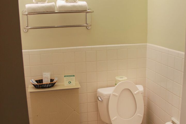 Relax Inn & Suites