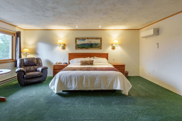Room 42 of 83