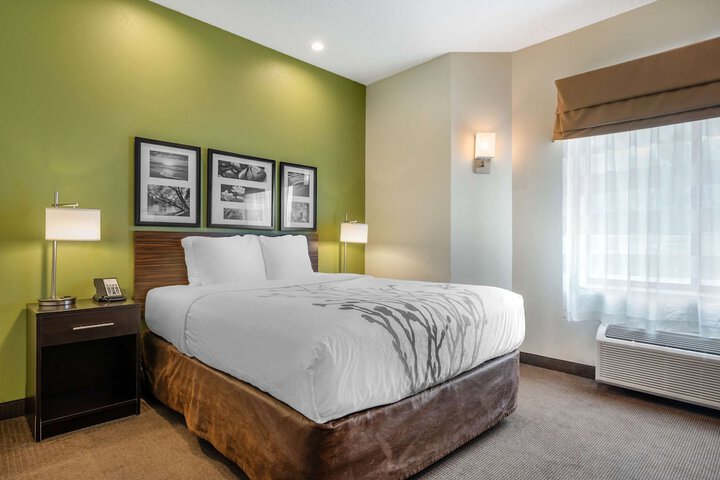 Room 33 of 55