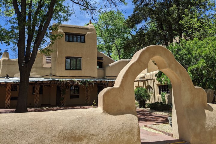 Sagebrush Inn & Suites