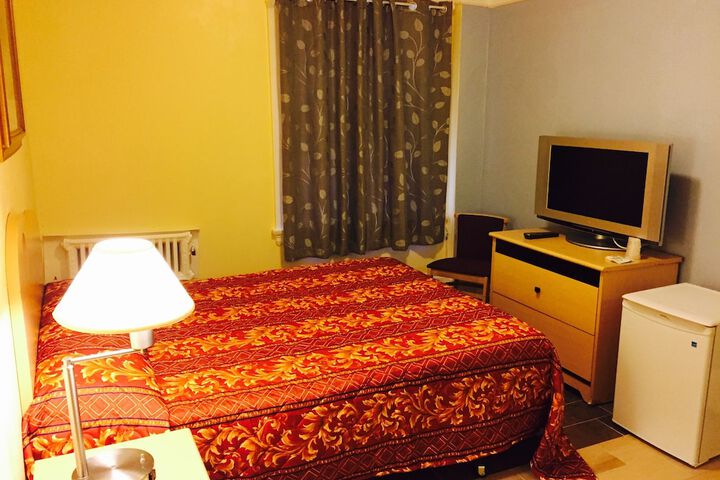 Room 23 of 33