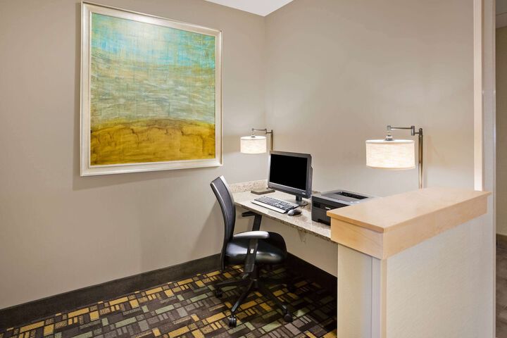 Business Center 31 of 31