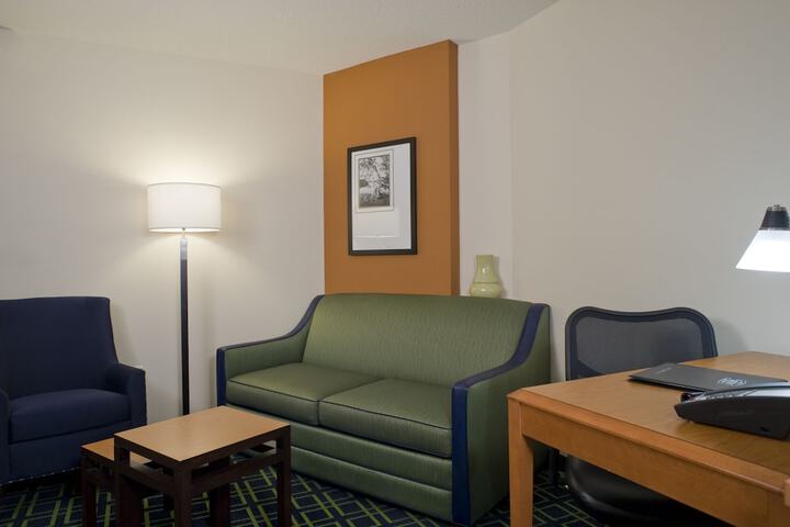 Room 9 of 28