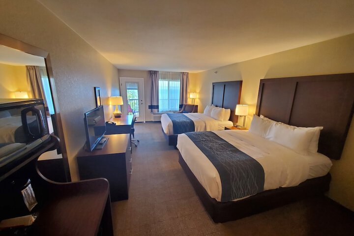 Room 7 of 12